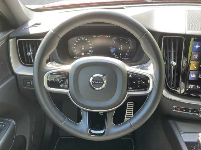Volvo  XC 60 B4 Mild-Hybrid R-Design AWD Geartronic Bluetooth Head Up Display Navi LED