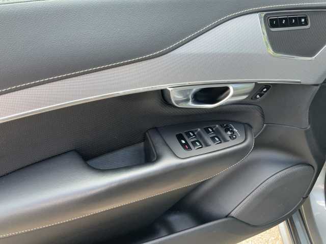 Volvo  XC 90 D5 R-Design AWD Geartronic Bluetooth Navi LED Klima Einparkhilfe el. Fenst