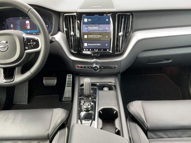Volvo  XC 60 B5 Mild Hybrid R-Design AWD Geartronic Bluetooth Navi LED Klima Standhzg E