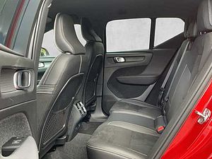 Volvo  XC 40 B4 AWD R-Design Geartronic Bluetooth Navi LED Klima Einparkhilfe el. Fenst